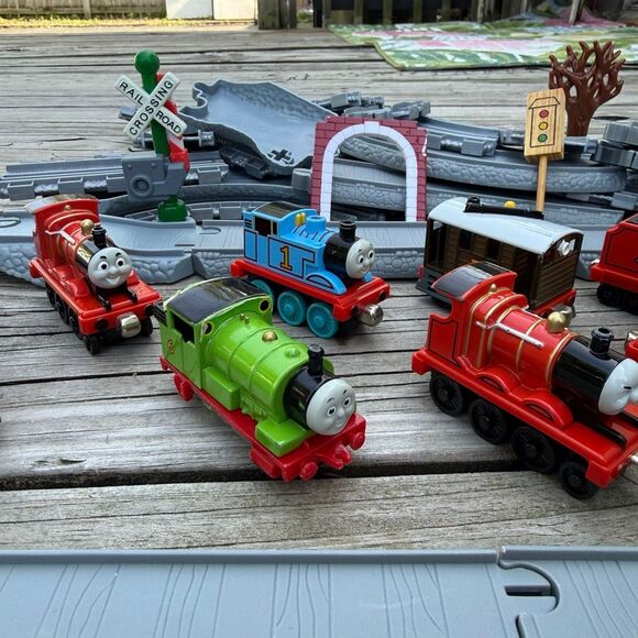 Lot of 18 Vintage Thomas The Tank Engine & Other Mini Toy  Vintage Thomas & Friends / Thomas the Tank Engine Train Lot